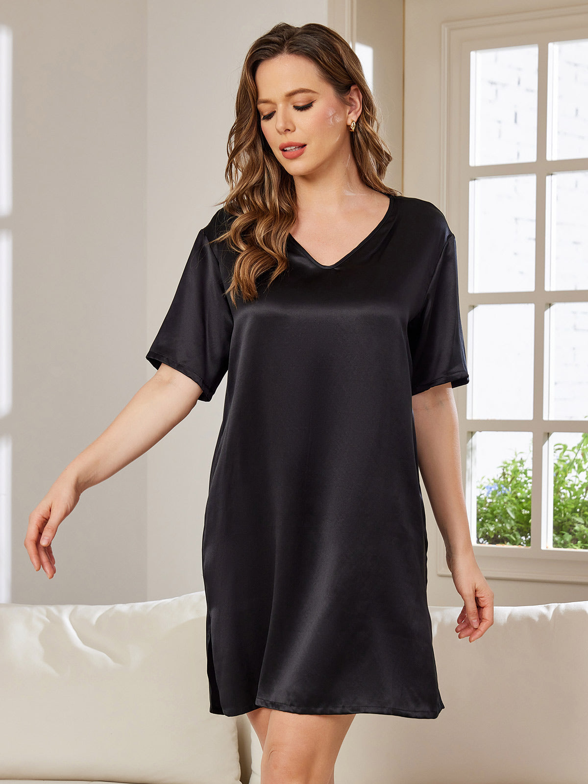 Women's Pure Silk Half Sleeve V-neck Short Nightgown
